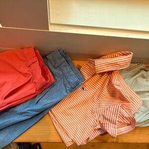 Like New - vineyard vines lot of 4 - (2)shorts, polo and sweatpants